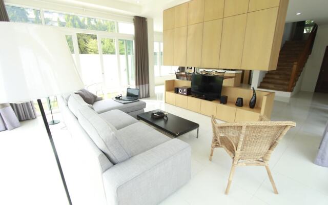 AnB Pool Villa 4BR Beachfront in Pattaya