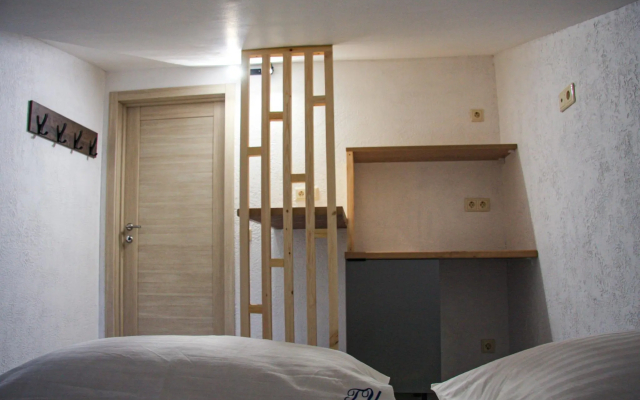 On Gayaza Iskhaki Street Guest House  - Guesthouse in Kazan - Photo 2