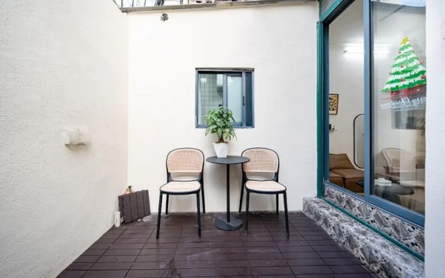 Shanghai Hills & Zinn Courtyard BNB