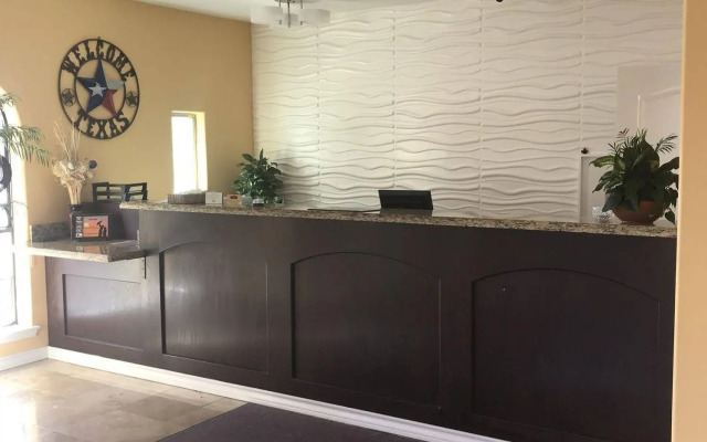 Los Fresnos Inn and Suites