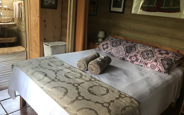 Uvita Oasis Retreat with Villa Cabins and Apartment