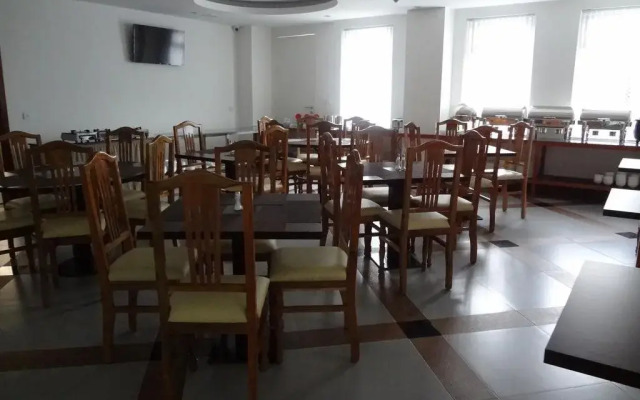 Hotel 365