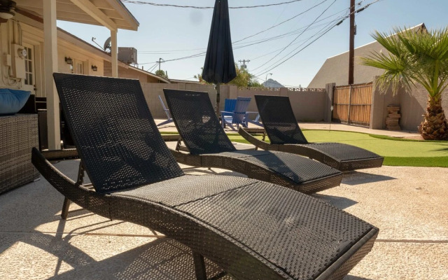 Scottsdale 4BD Modern Home w/ Sparkling Pool!