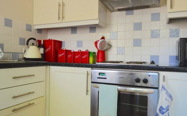 Amazing Quiet 1 Bedroom Flat with Charming Garden