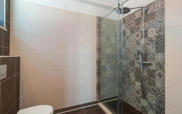 Beautiful Apartment in Sutivan With Wifi and 3 Bedrooms