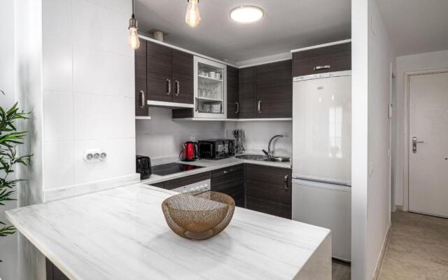 Small Oasis 2366 Sea View