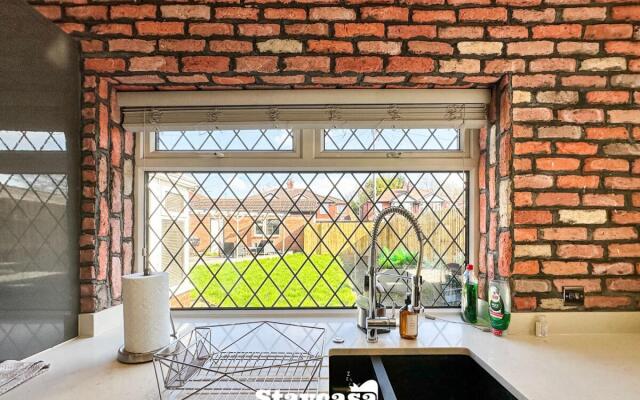 Beautiful Detached Villa - Jacuzzi Bath - Parking