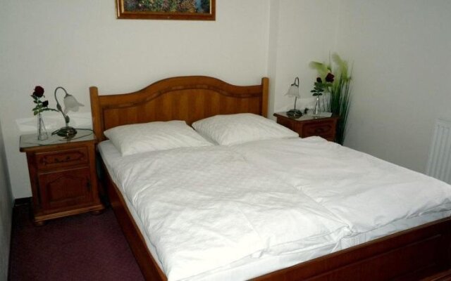 Golden Golem Hotel