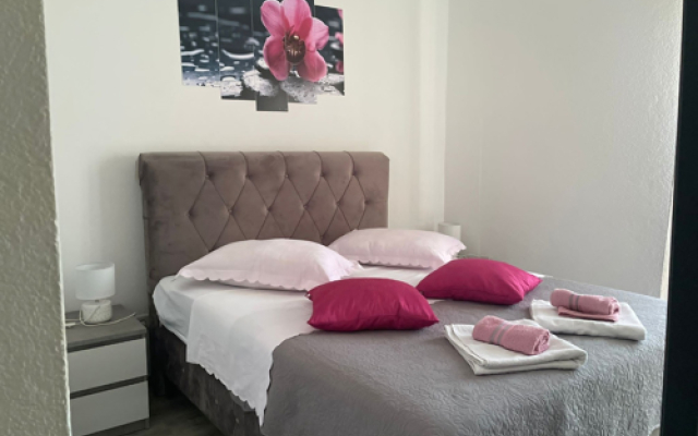 Holiday house Sandra - with pool : Makarska. Riviera Makarska