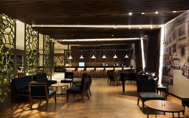 Santika Premiere Kota Harapan Indah