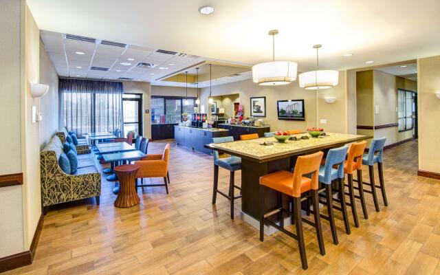 Hampton Inn & Suites Atlanta Galleria