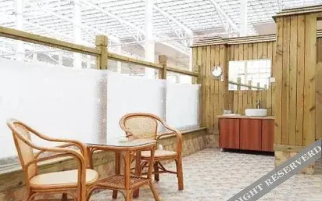 Yatai Hot Spring Resort