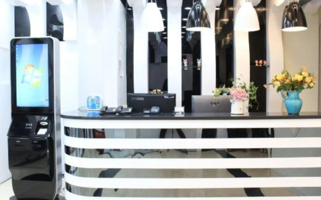 Karamay Shangpin Weiai Hotel