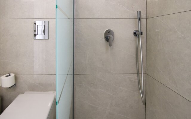 Phaedrus Living: Seaside Deluxe Flat Harbour 112