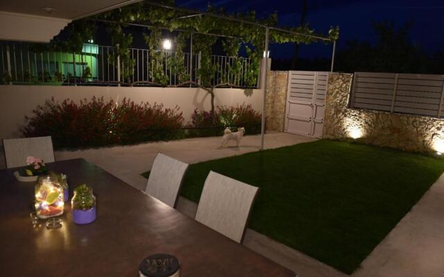 Fanis Apartment