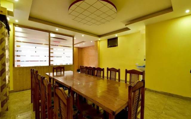 OYO 23130 Radhika Cottage