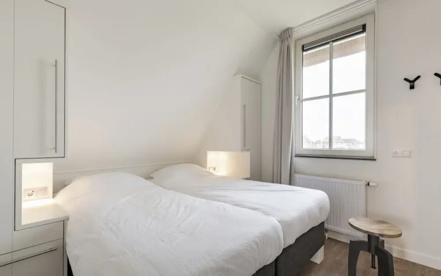 Spacious Villa With a Sauna, at the Tjeukemeer