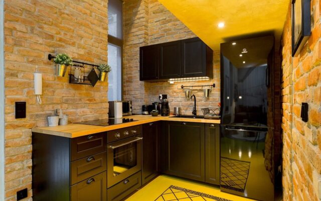 Bright Warwick Chambers Apartment