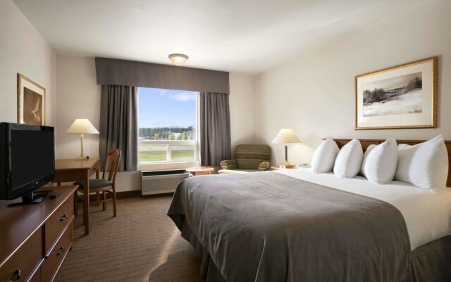 Super 8 by Wyndham Slave Lake AB