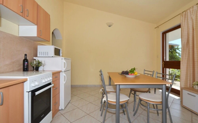 Paž - 28m From the Beach - A2