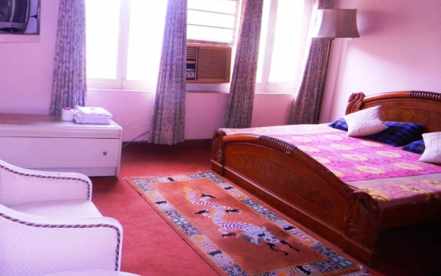 Hotel Yuvraj - Kothi Rao