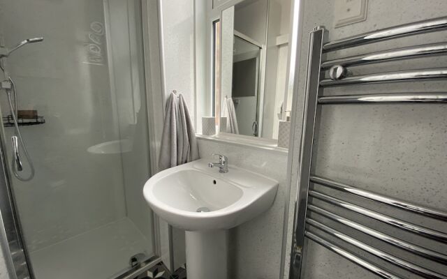 Impeccable 1-bed Apartment Perth a Home From Home