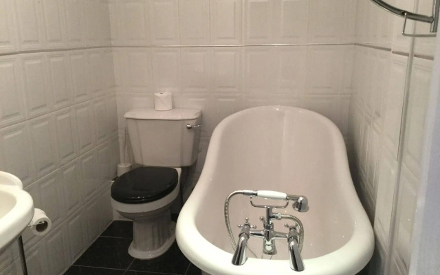 Plas Llwyd Guest House