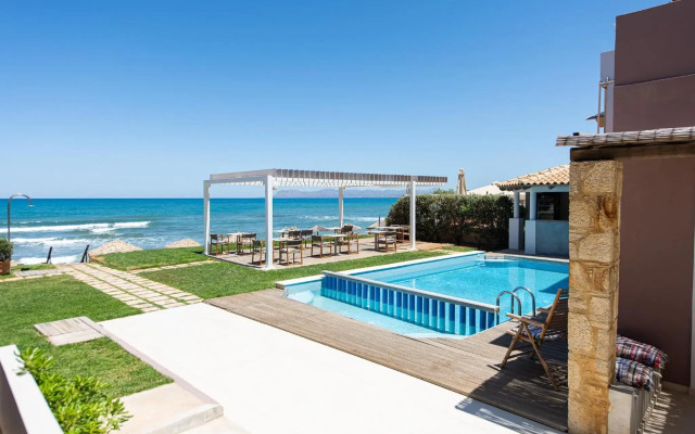 The Mini Beach Hotel