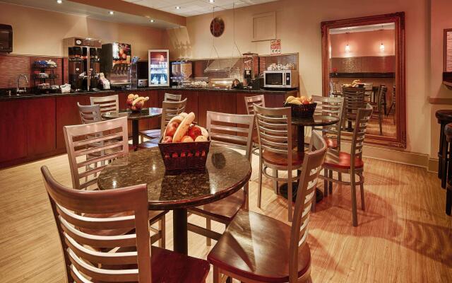 Best Western Plus Coastline Inn