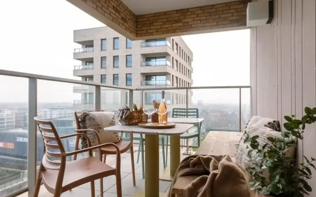 Stunning Apartment With Terrace and Parking