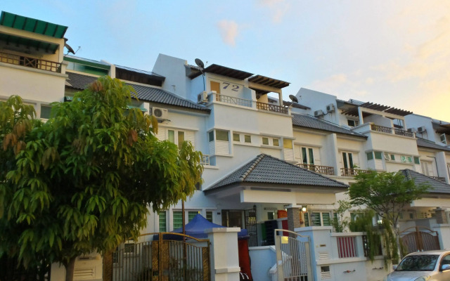OYO 89880 Vstay 2 Guesthouse