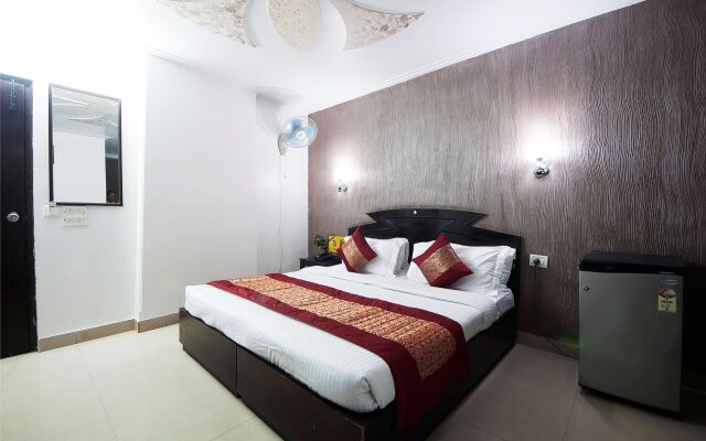 ADB Rooms Hotel Noratan Palace