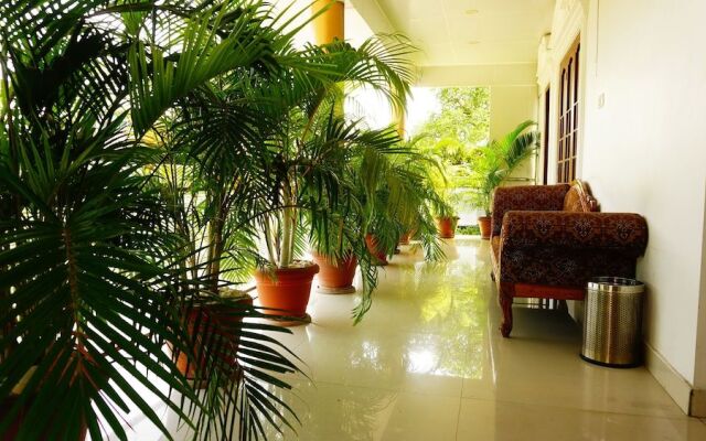 Thayamkery's Royal inn