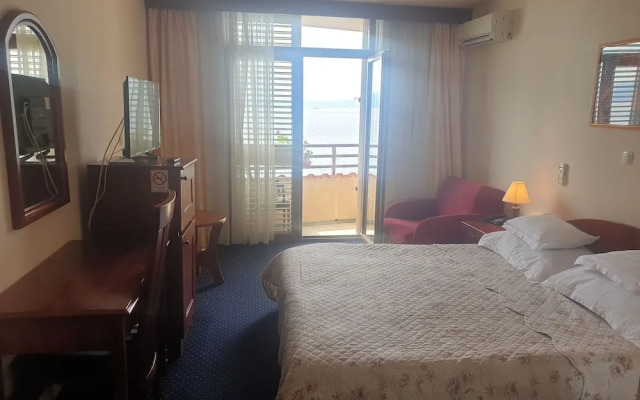 Hotel Miramare Njivice