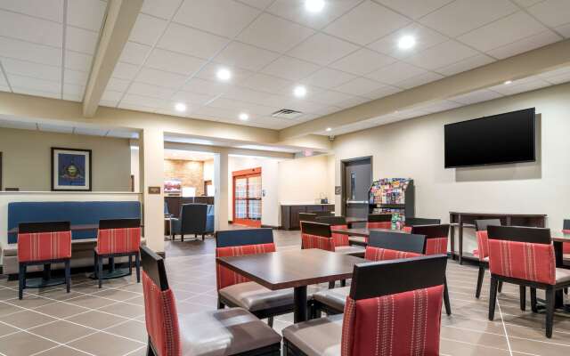 Comfort Inn & Suites Harrisburg - Hershey West