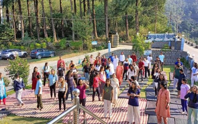 Hotel Devdar Resort