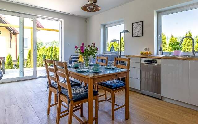 Seaview House with fireplace