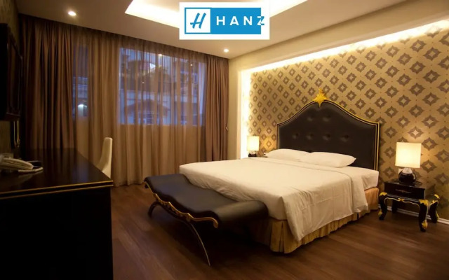 HANZ Friday Royal Su Van Hanh