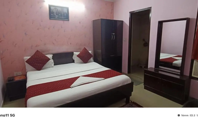 Airport Hotel Parikshit Palace