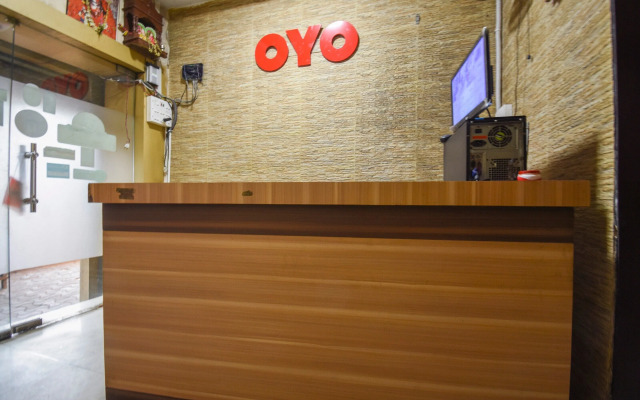 OYO 41435 Golden Residency