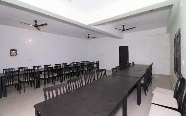 OYO Flagship 77427 Yug Residency