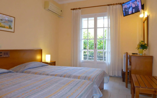 Nefeli Hotel