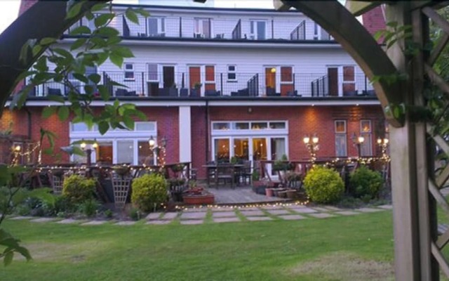 Liston Hotel