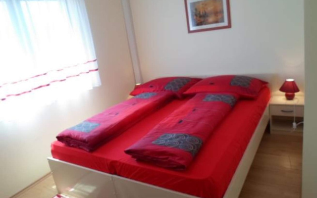 Apartment Marko - 30m from beach; A2 Rogoznica, Riviera Sibenik