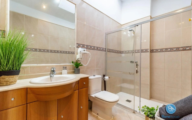 HomeAbroad Apartments - Ático Deluxe Fuengirola with FREE Parking