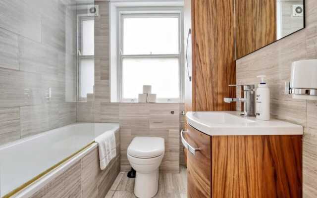 Modern & Chic 2bed Hampstead Duplex 1 min to Tube