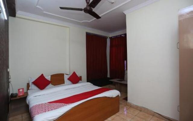 OYO 27615 Ss Hotel International