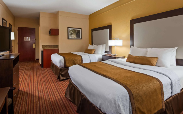 Best Western Plus Strawberry Inn & Suites