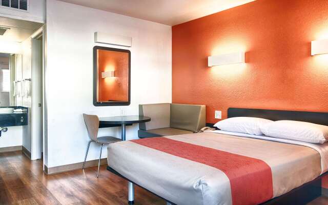 Motel 6 Mammoth Lakes, CA