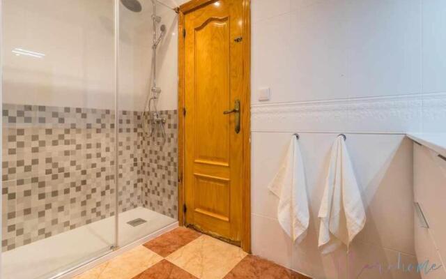 Suite con jacuzzi en el centro vistas y garaje